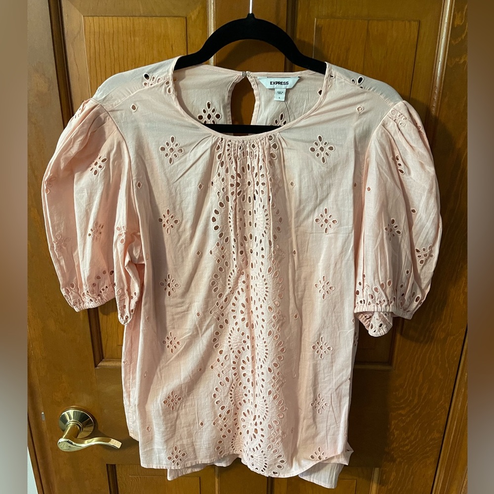 Express Womens Light Pink/Peach Color Eyelet Balloon Sleeve Blouse Size Large